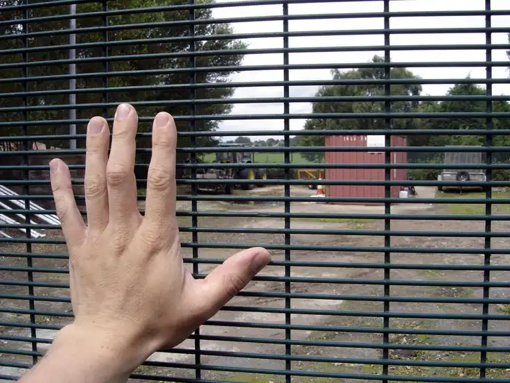 358 Anti climb fence